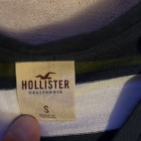 Hollister Striped V Neck Shirt. Small - Picture 2 of 4